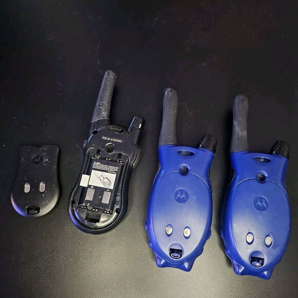 Lot of 3 Motorola Walkie Talkies - K7GSX900, Talkabout Two-Way Radios Set Blue - Picture 2 of 5